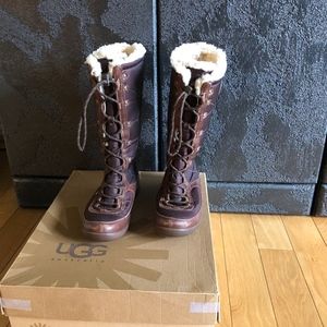 UGG Women's Daphine Boots Chocolate 5743